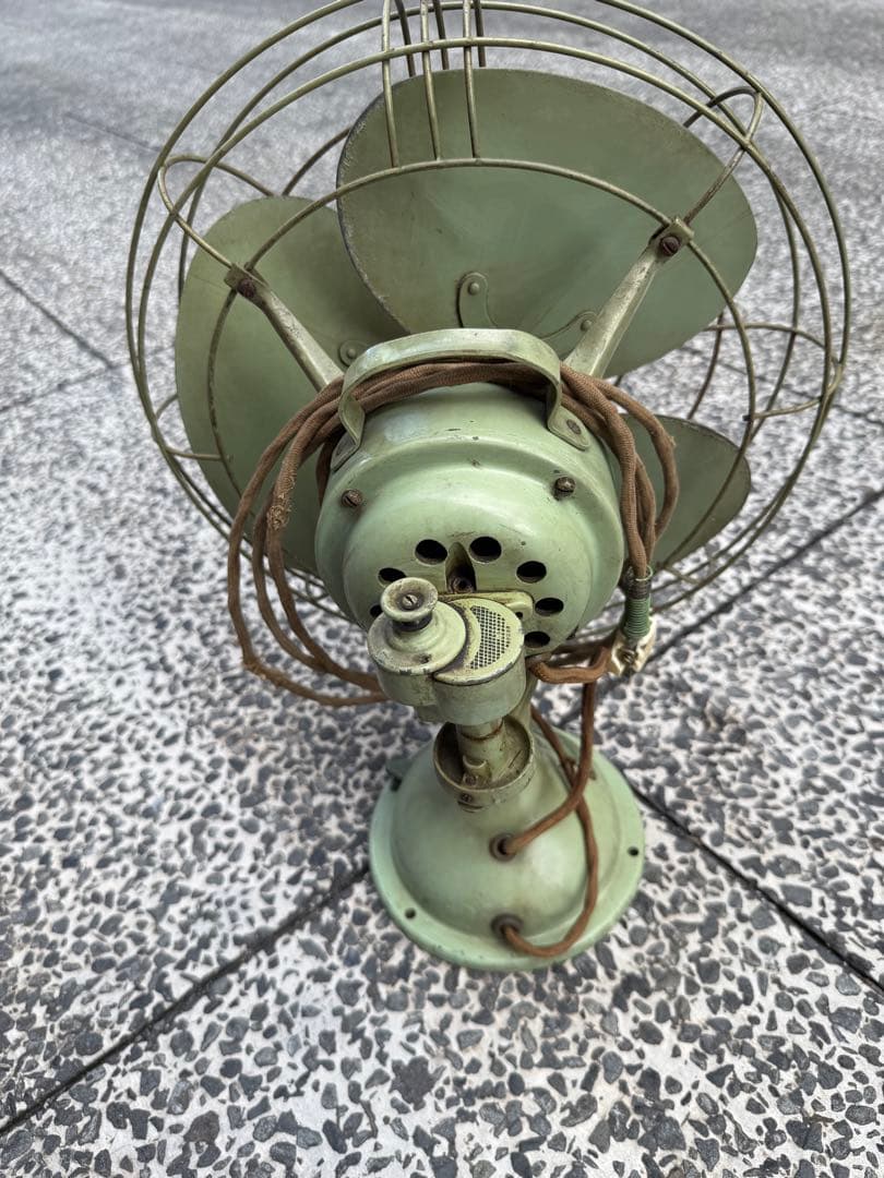 日*1様 三菱電機製の古い レトロ 卓上扇風機 グリーン 3枚羽アンティーク
