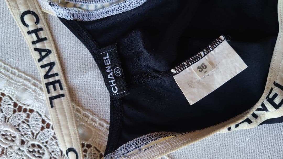 CHANEL ロゴ入りスイムスーツ　ブラック