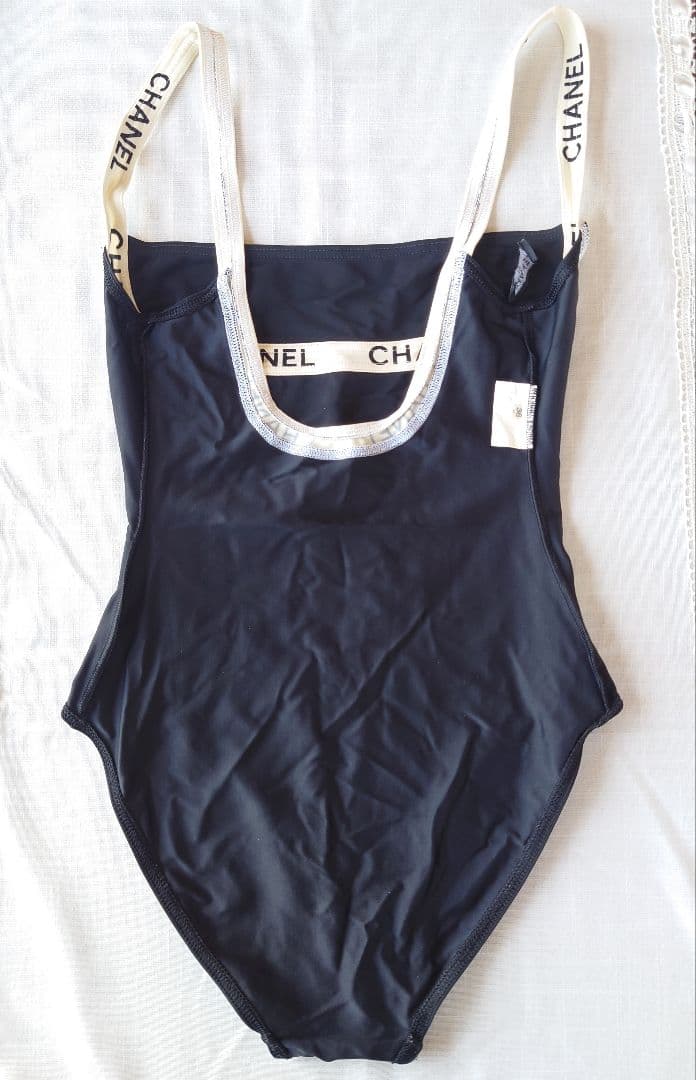 CHANEL ロゴ入りスイムスーツ　ブラック