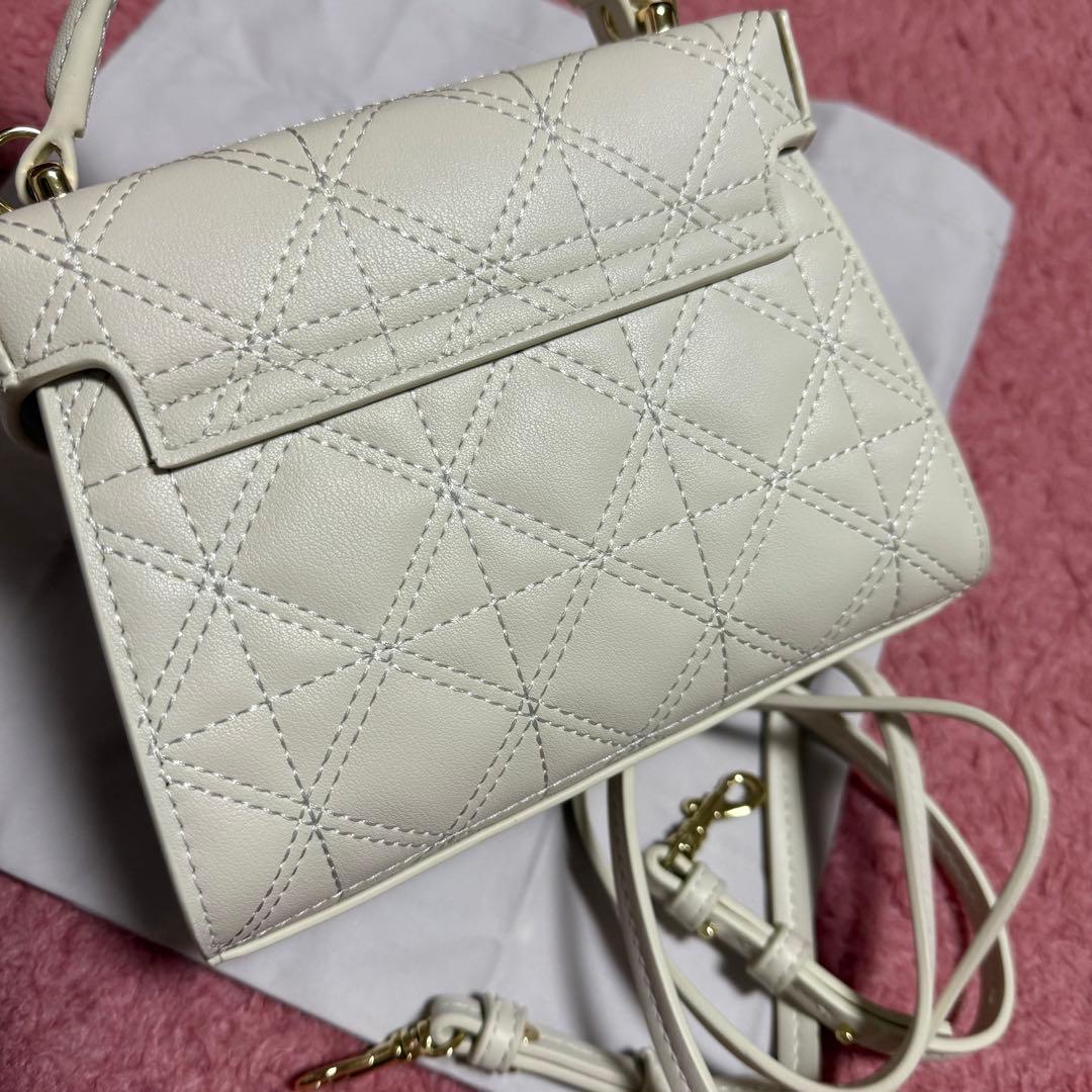 リュタン キルティングビジュースタッズポシェット IVR