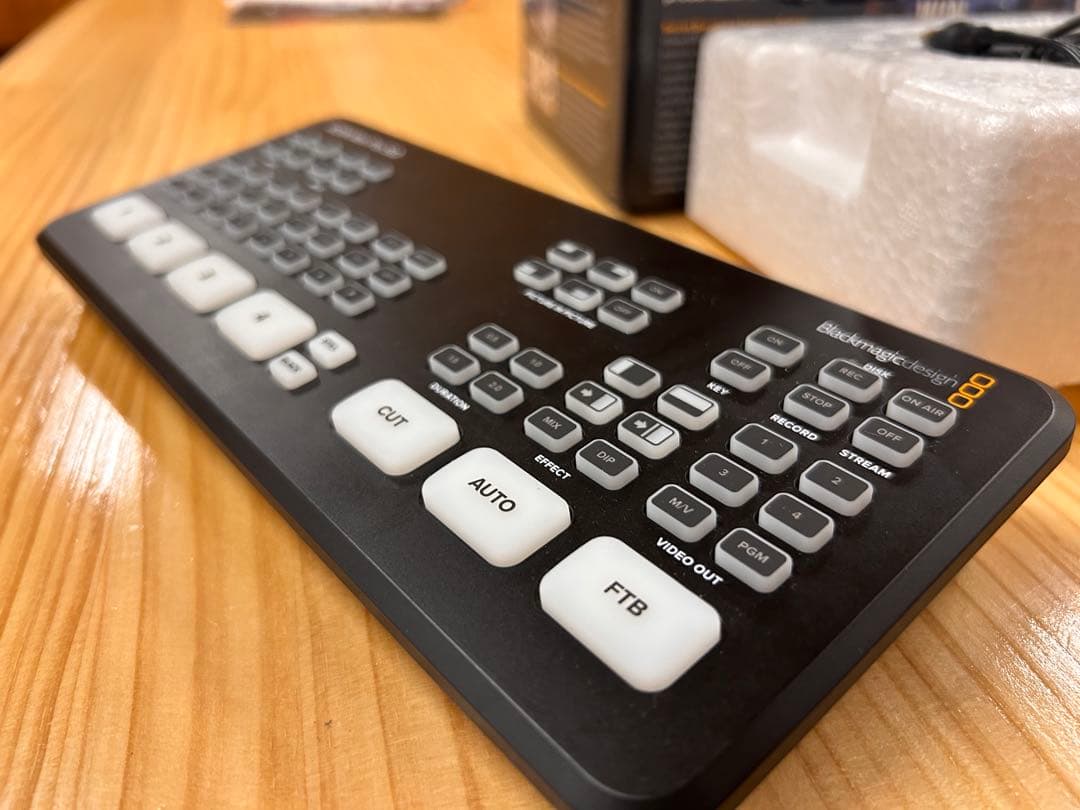 ATEM Mini Pro ISO スイッチャー　配信　プレゼン　イベント