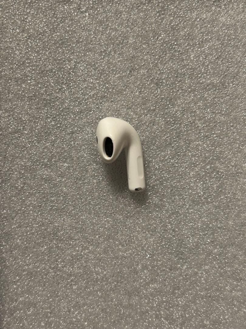 AirPods 第四世代 ANC搭載モデル　保護ケース付