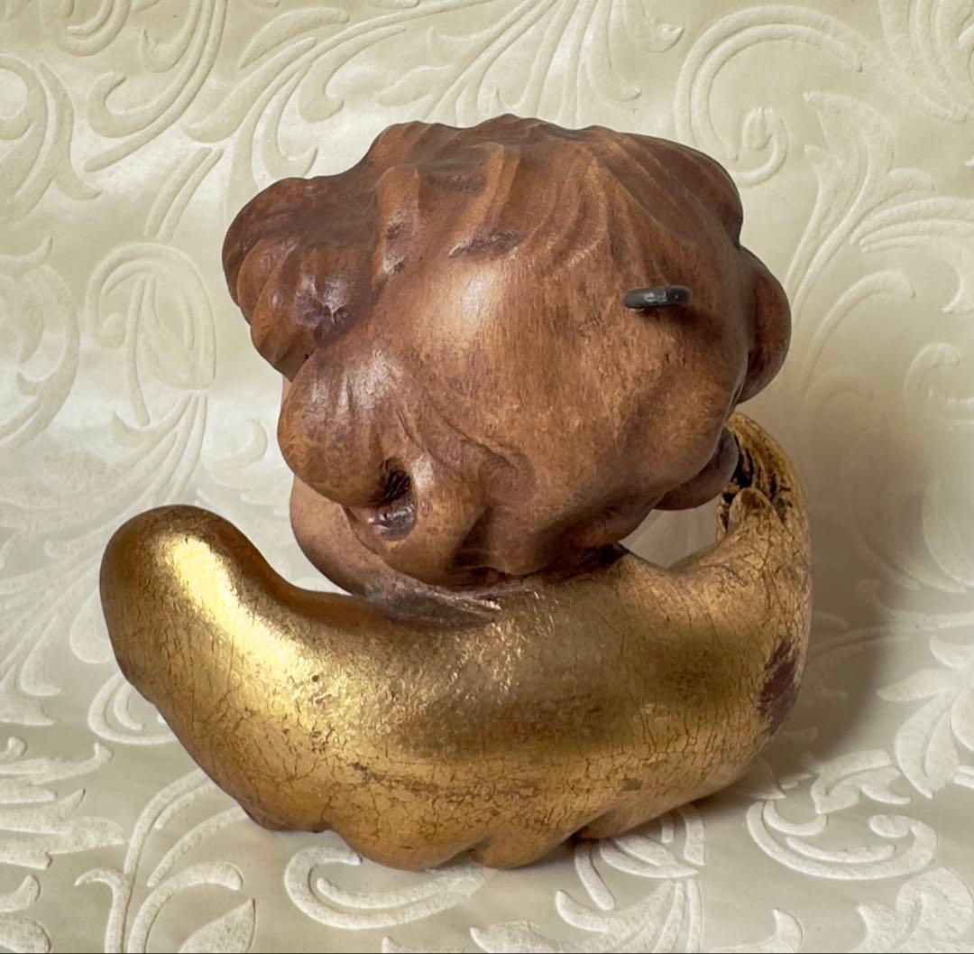 天使セラフィムの彫刻