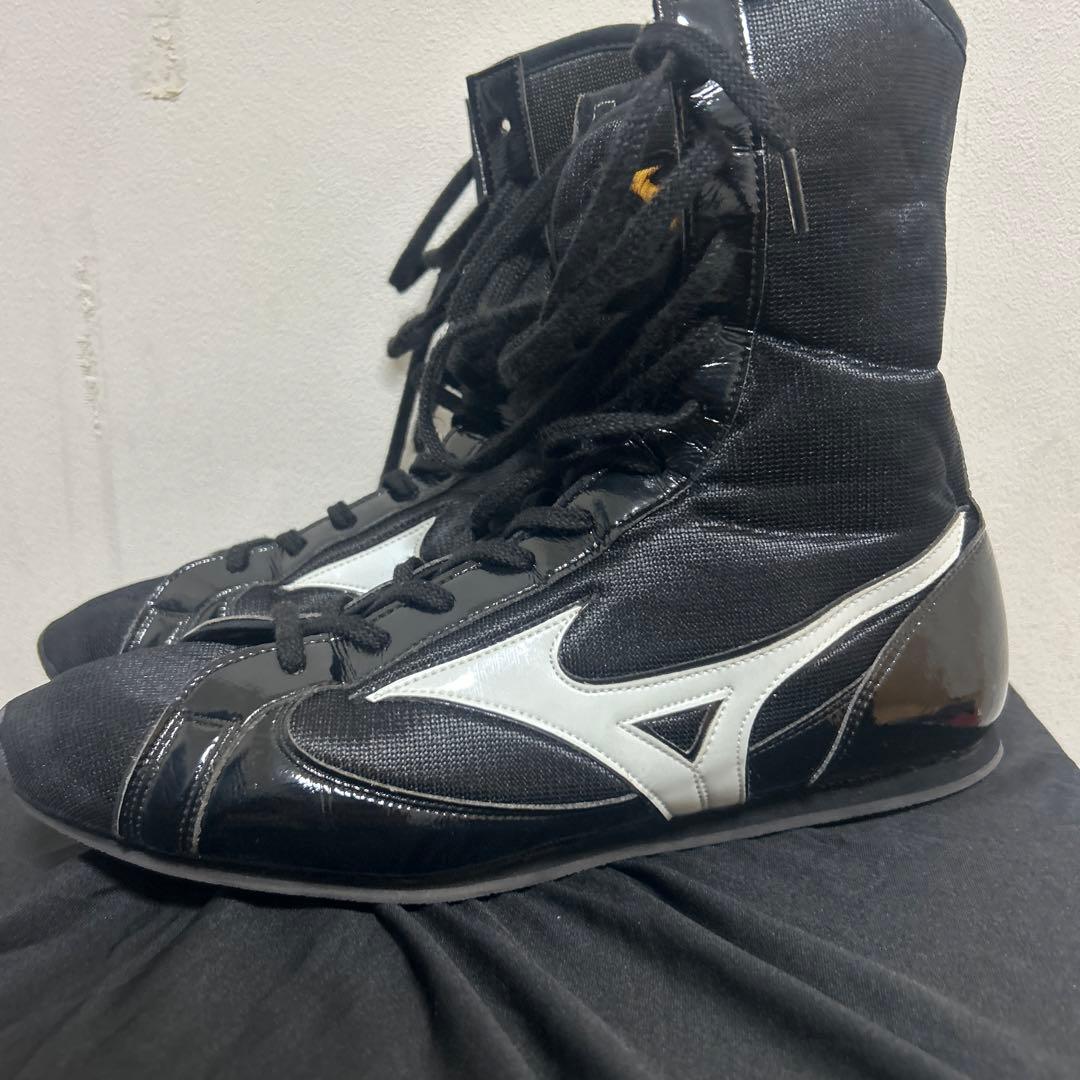 ボクシングシューズMizunoハイカットシューズ ブラック/ホワイト