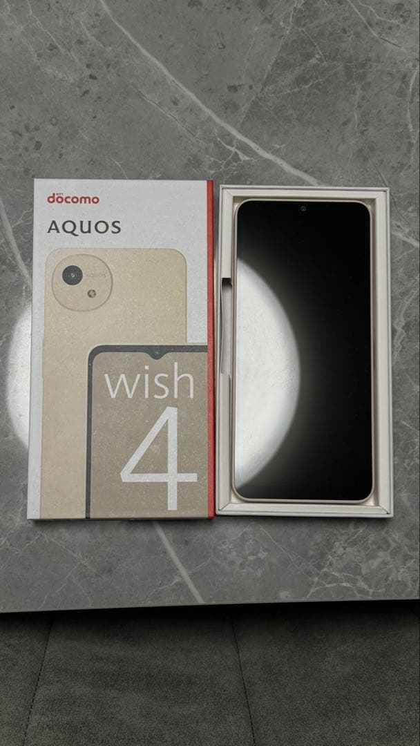 AQUOS wish4 SH-52E ドコモ版 未使用品