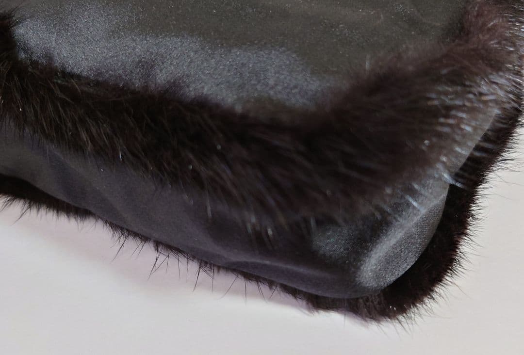 最後　新品　プラダ　バッグ　シルクサテン　ミンク　パーティーバッグ　ブラック