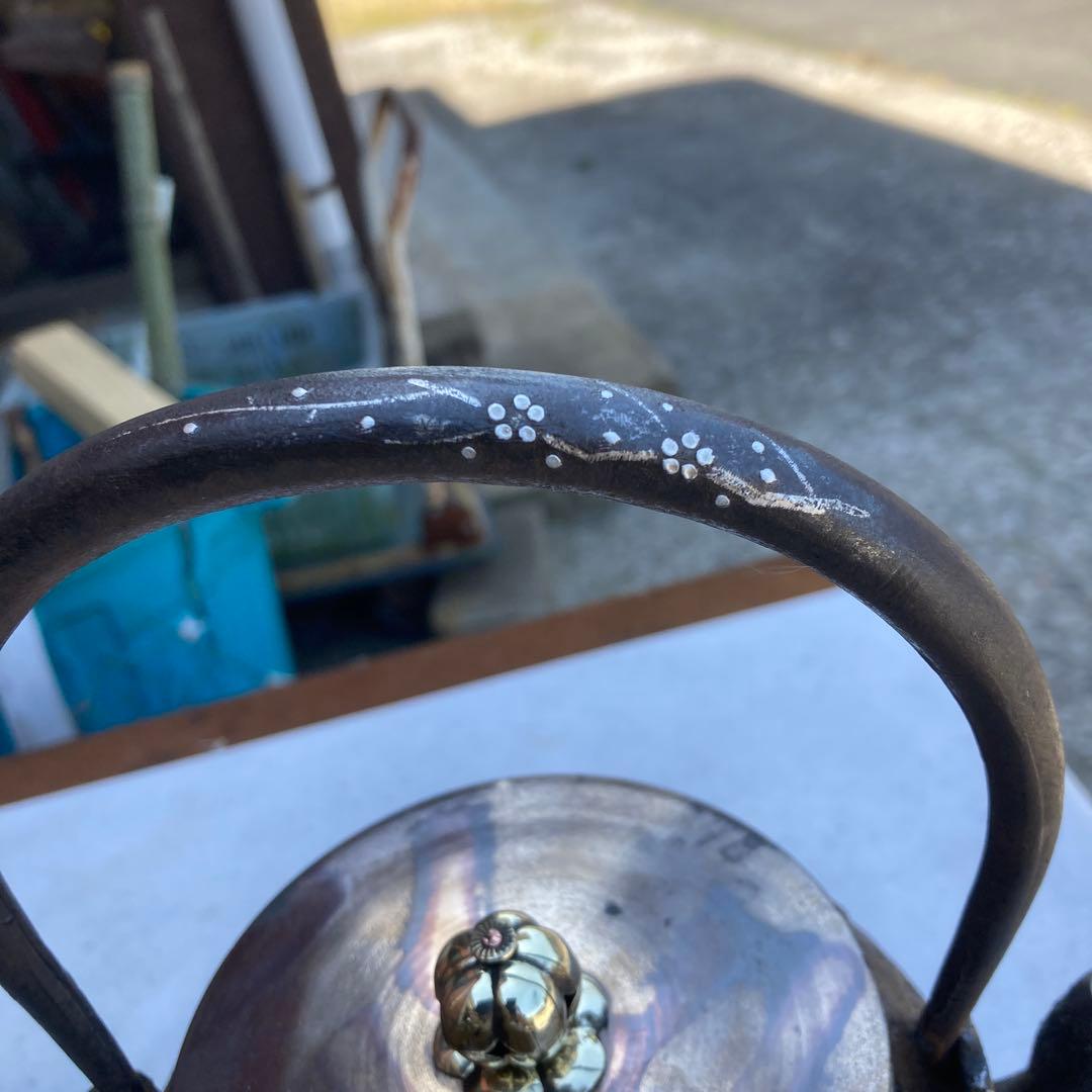 龍文堂梅花銀象嵌入り鉄瓶