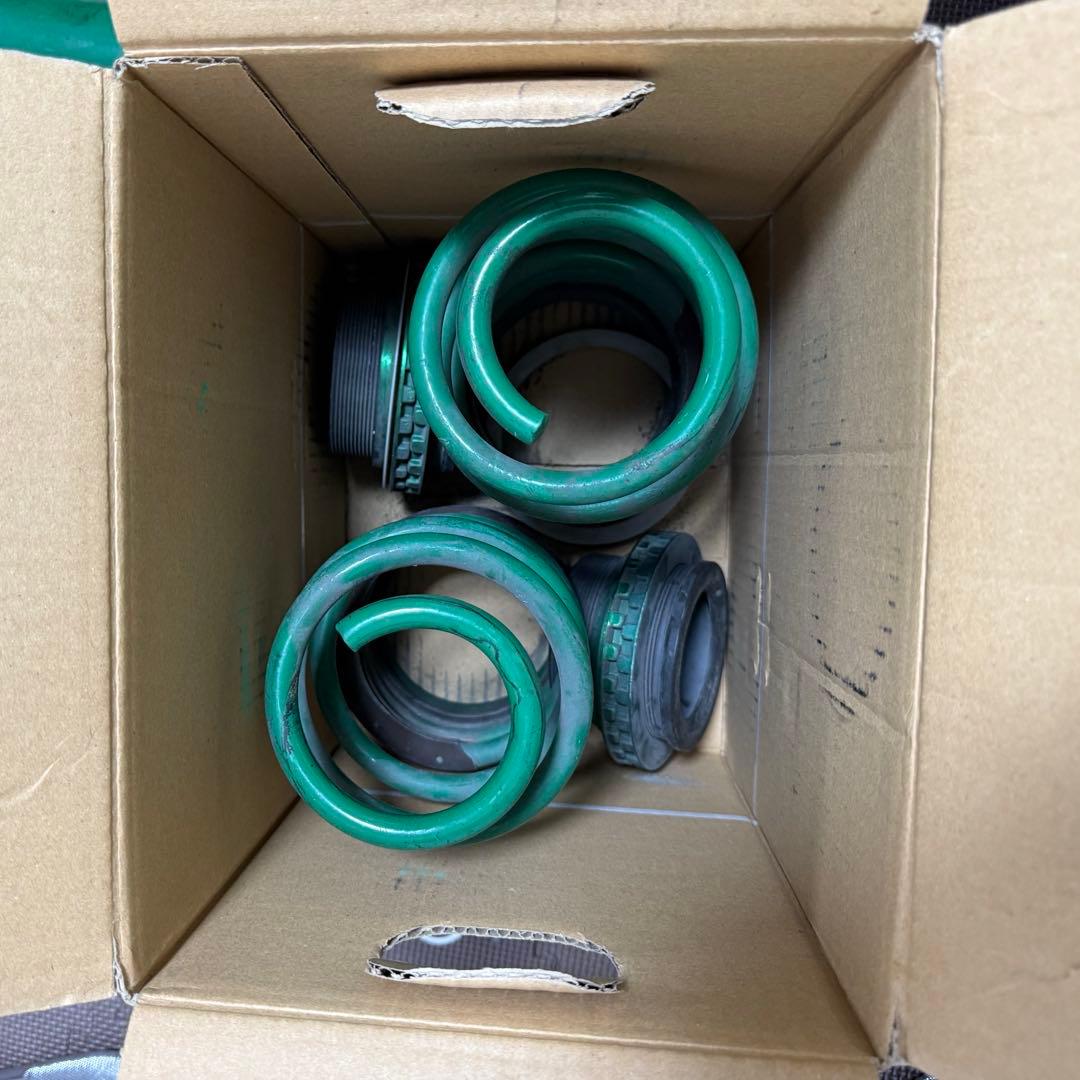 30プリウス　車高調