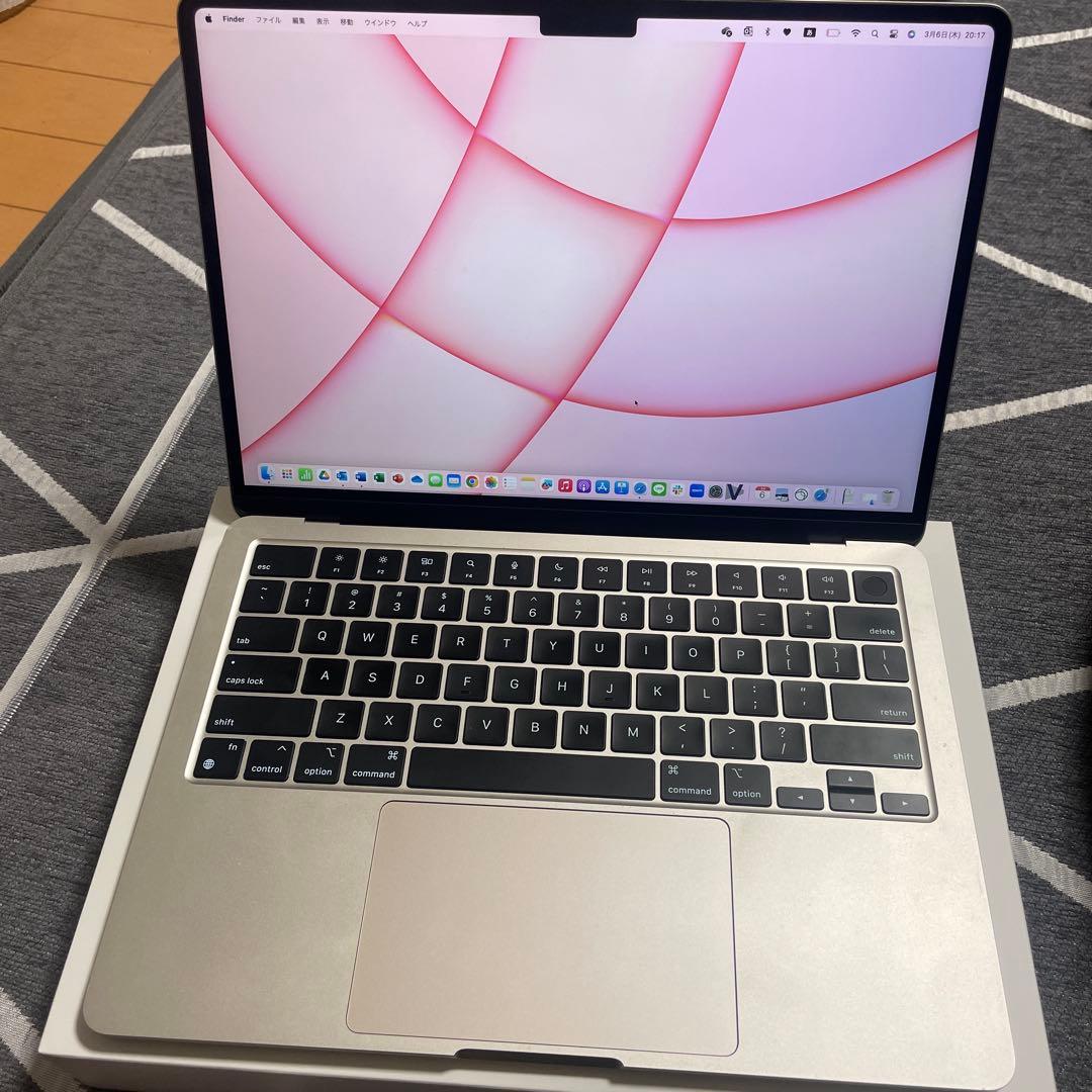 MacBook Air M2モデル　13インチ