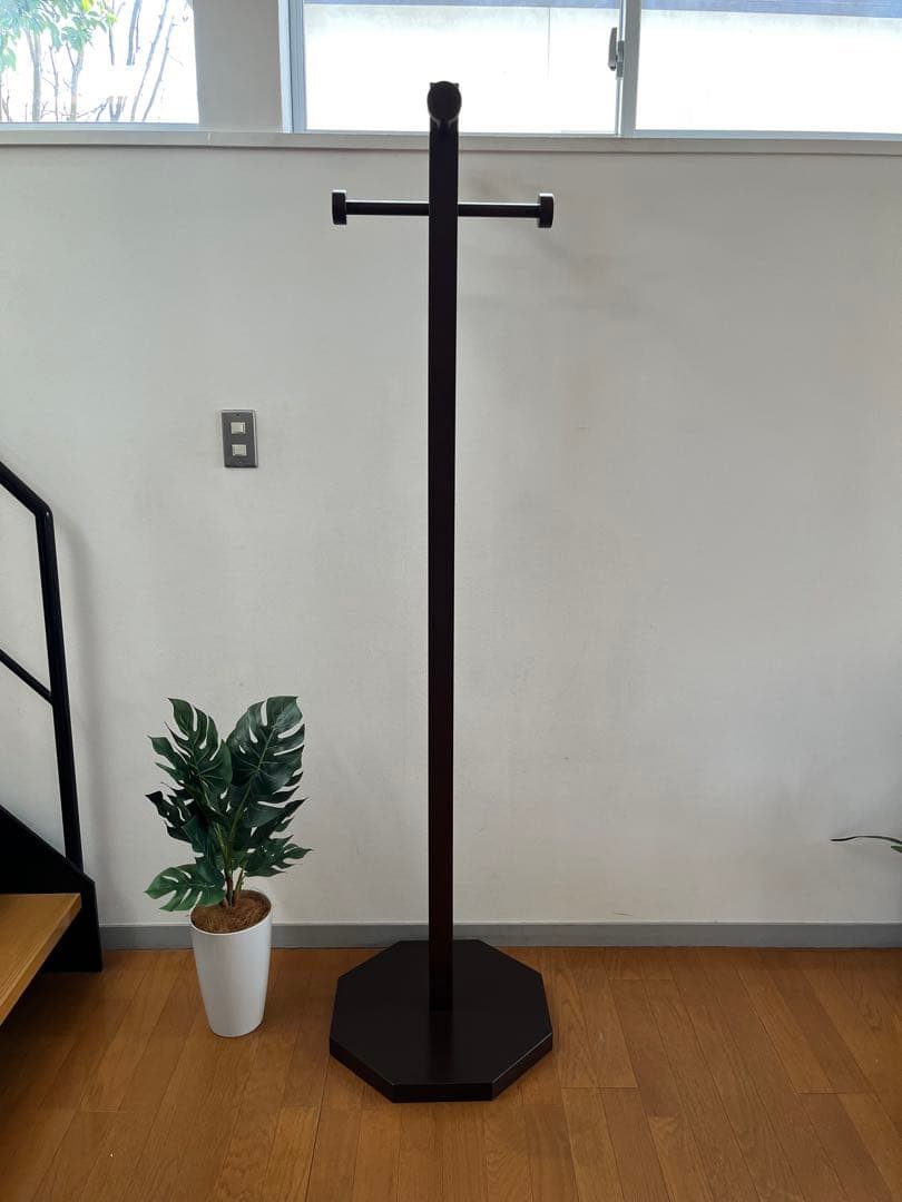 イトーキ　コートハンガー　8.5万　北欧スタイル　ポールハンガー　モダンリビング