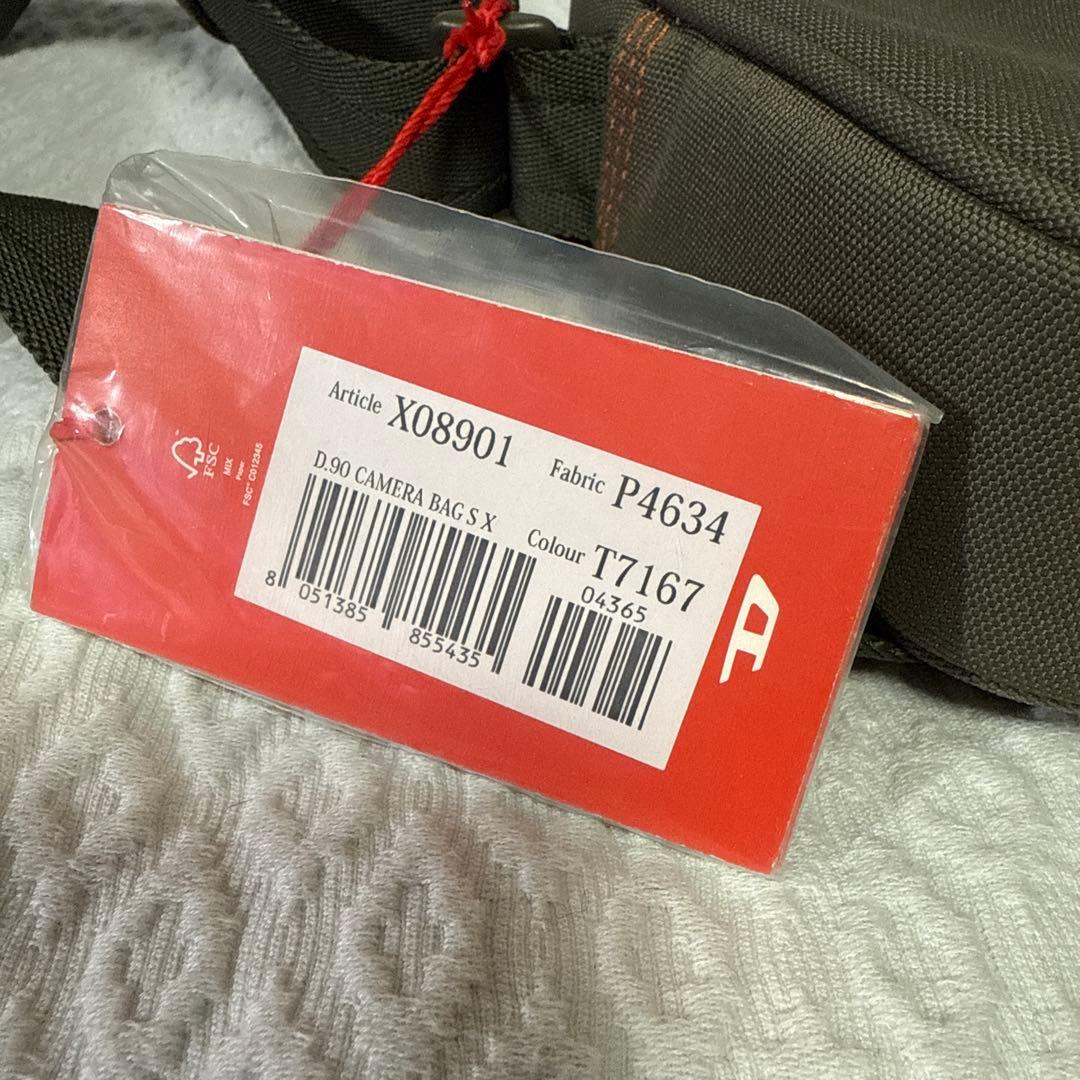 新品タグ付　DIESEL ショルダーバッグ カメラバッグ　カーキグリーン