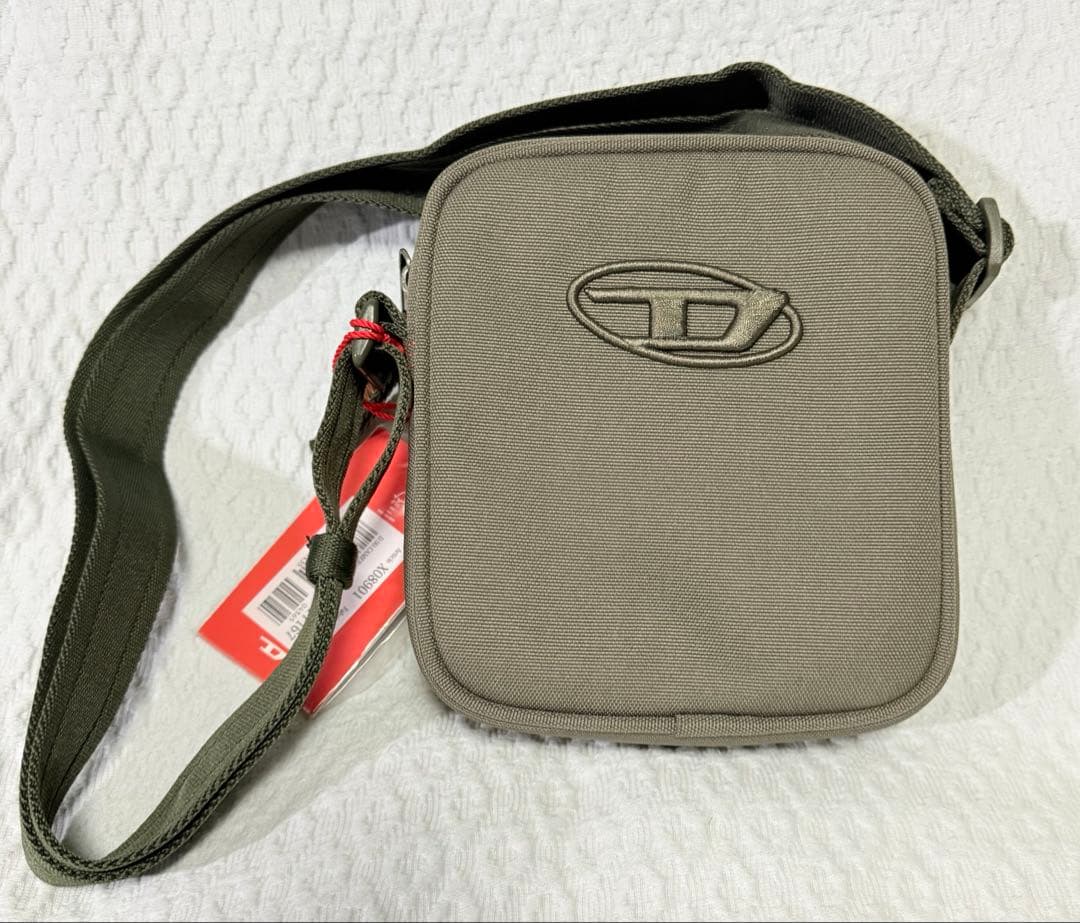 新品タグ付　DIESEL ショルダーバッグ カメラバッグ　カーキグリーン