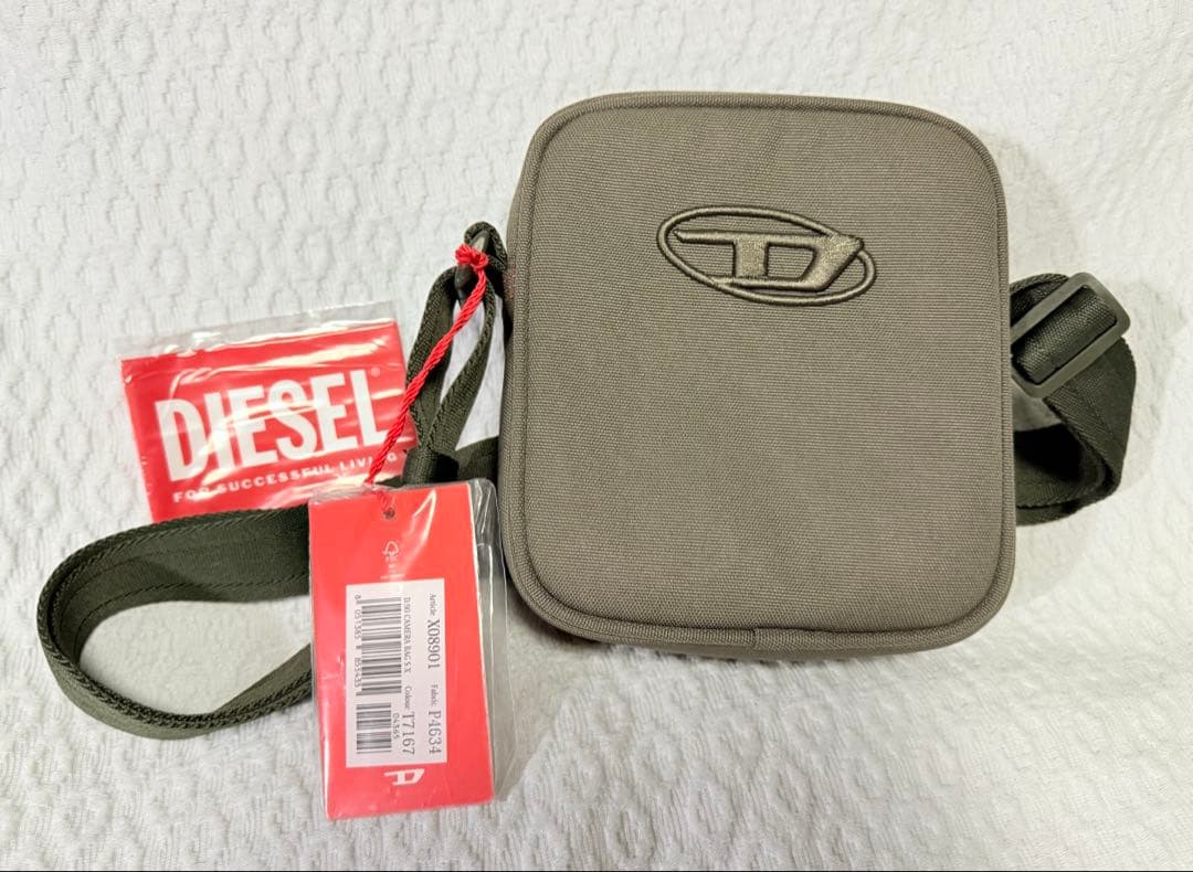 新品タグ付　DIESEL ショルダーバッグ カメラバッグ　カーキグリーン