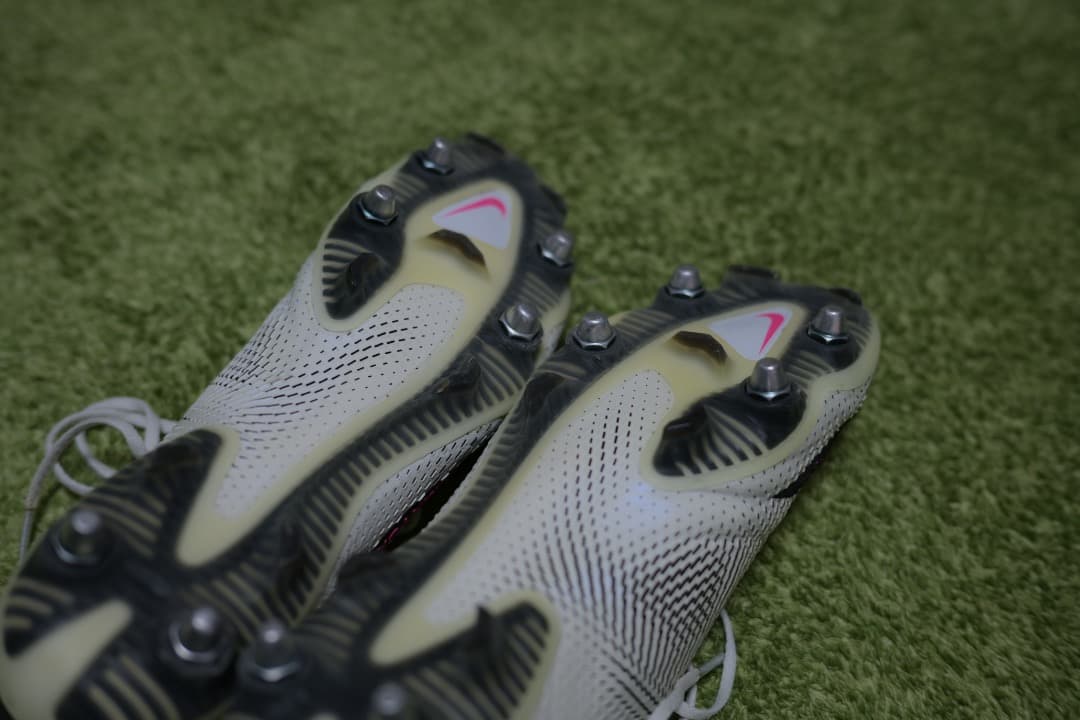 Nike ファントムGT SG PRO ホワイト/ピンク　28.5cm