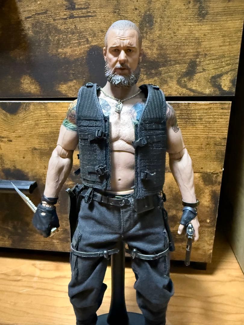 ホットトイズ エクスペンダブルズ バーニー 素体 ラッセル・クロウ 似