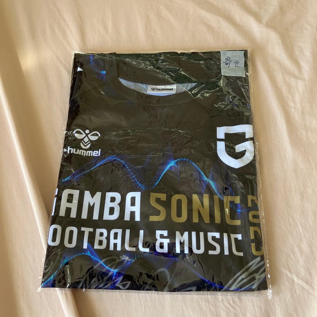 所属選手　GAMBA サイン入りTシャツ