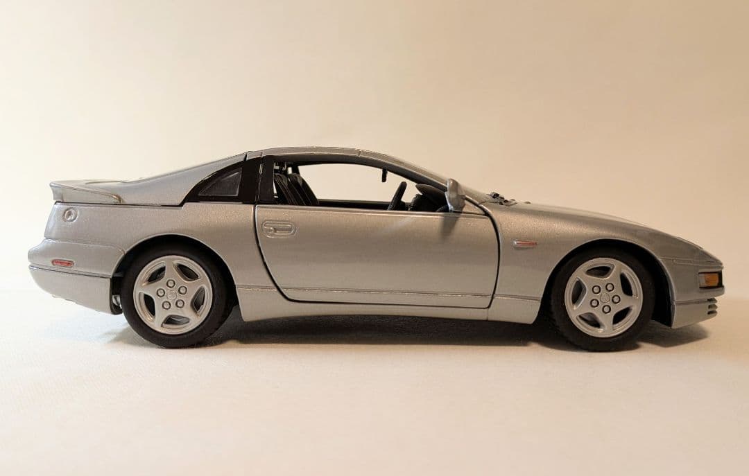 1/18 Nissan フェアレディ300ZX （京商製）