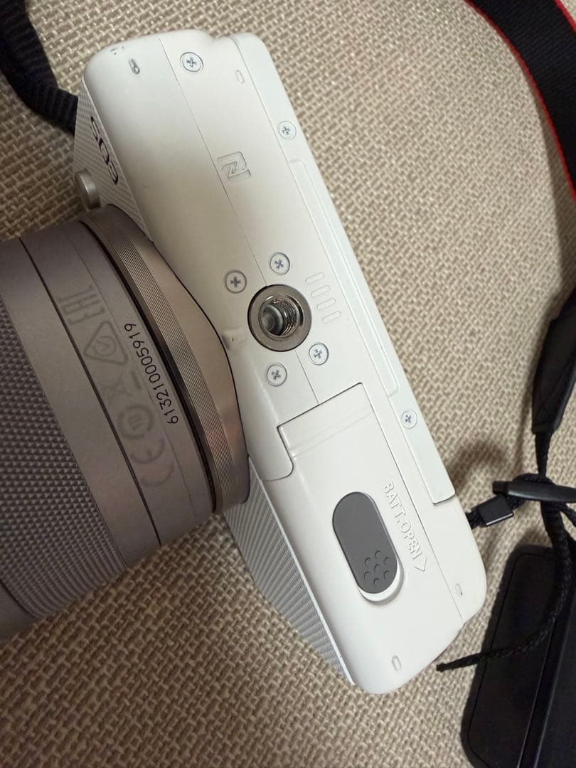 CANON EOS M100 ミラーレス一眼カメラ