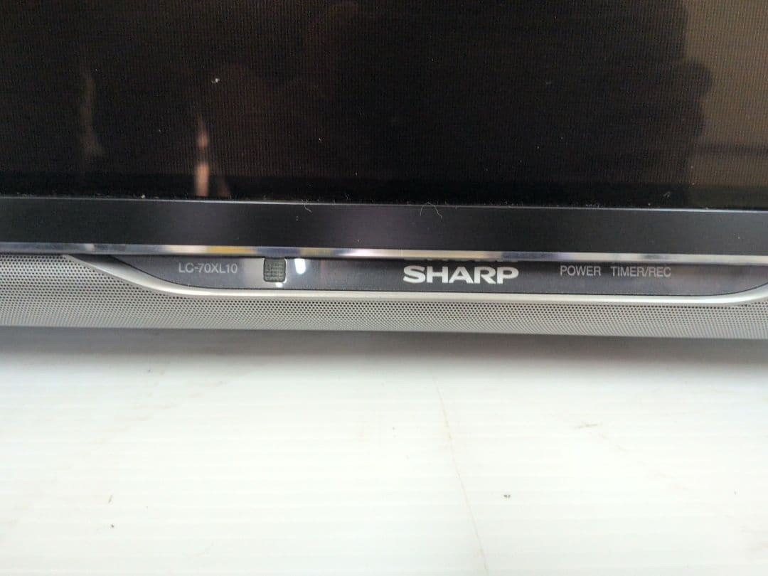 SHARP アクオス70型液晶テレビ LC-70XL10 壁掛け　M2788