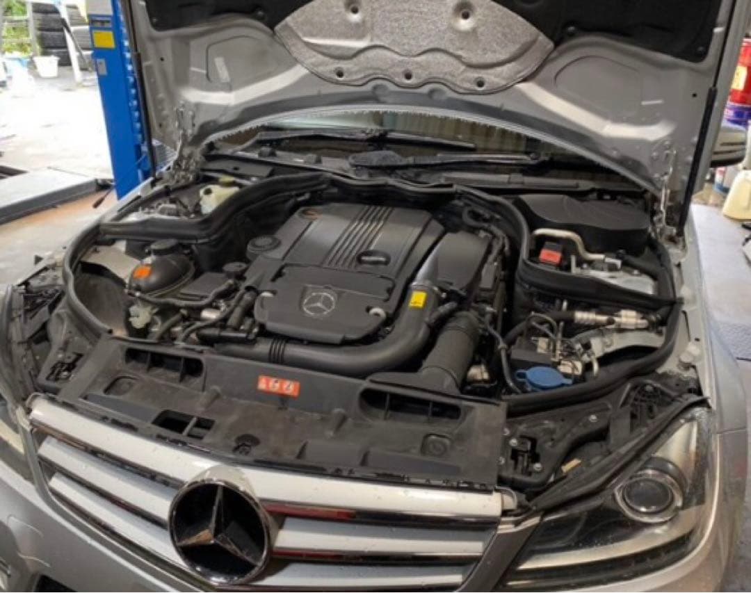 ベンツ純正部品　新品　送料込　サーモハウジング　w204、207,212,172