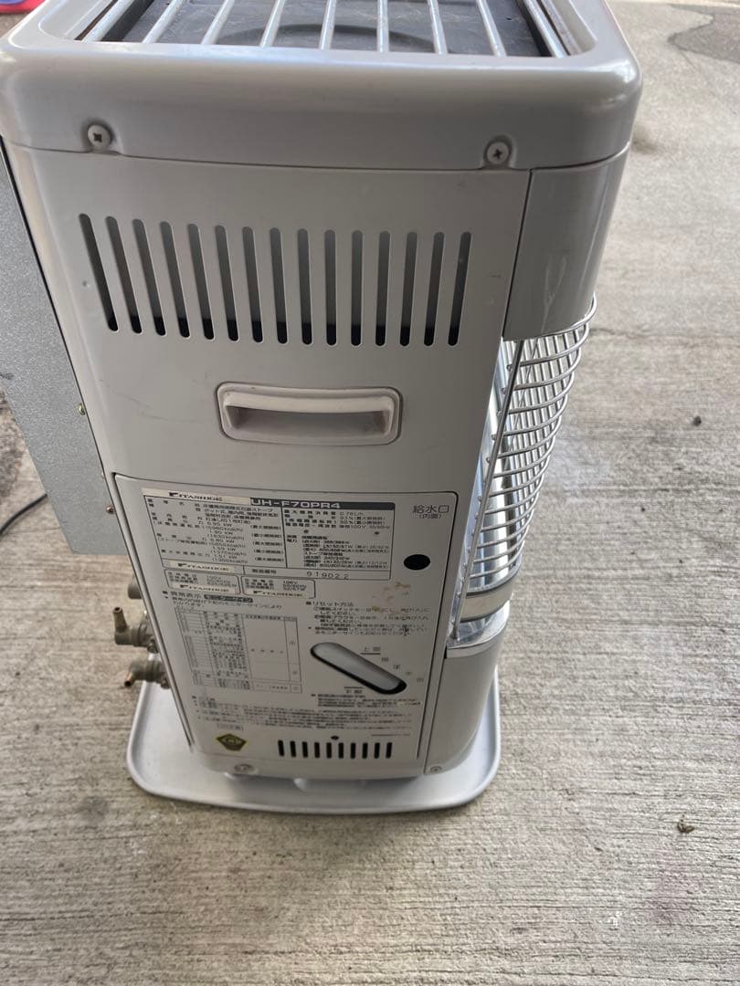 サンポット煙突式床暖対応石油ストーブ品番「UFH‐F70PR4』00年式中古品！