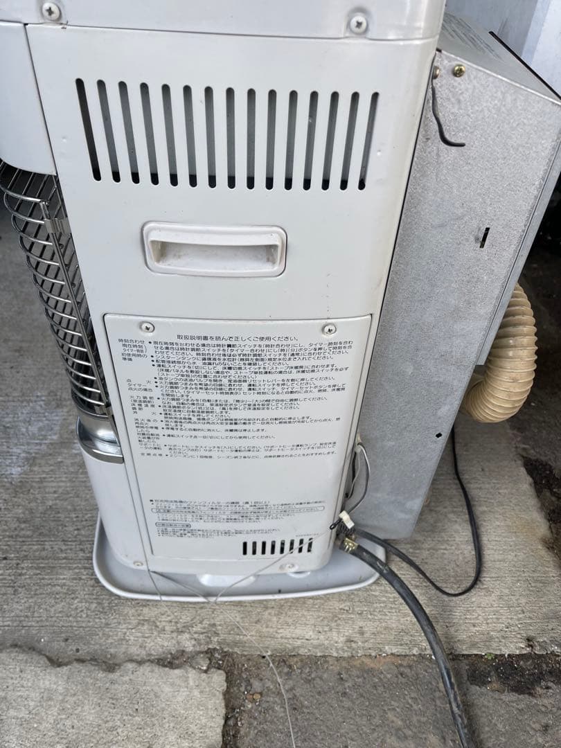 サンポット煙突式床暖対応石油ストーブ品番「UFH‐F70PR4』00年式中古品！