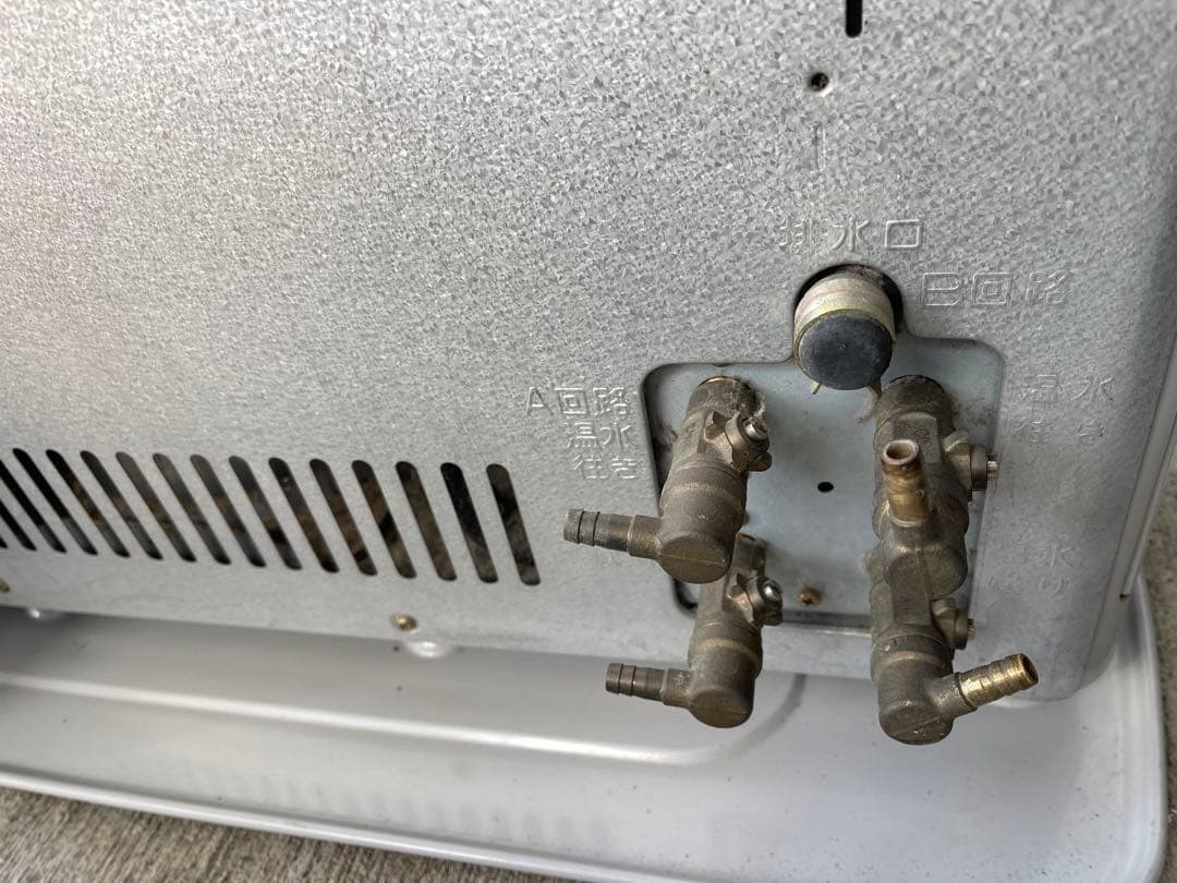 サンポット煙突式床暖対応石油ストーブ品番「UFH‐F70PR4』00年式中古品！