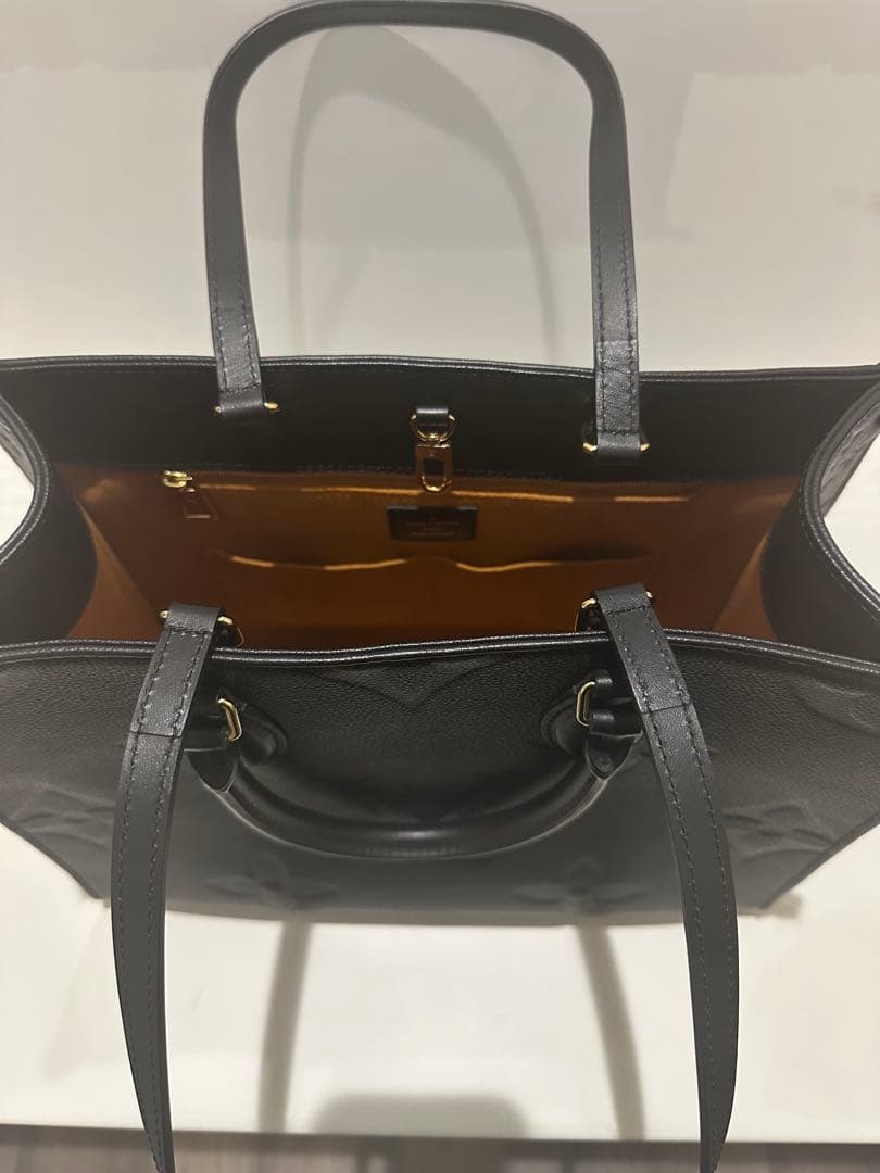 Louis Vuitton ブラック オンザゴーMM