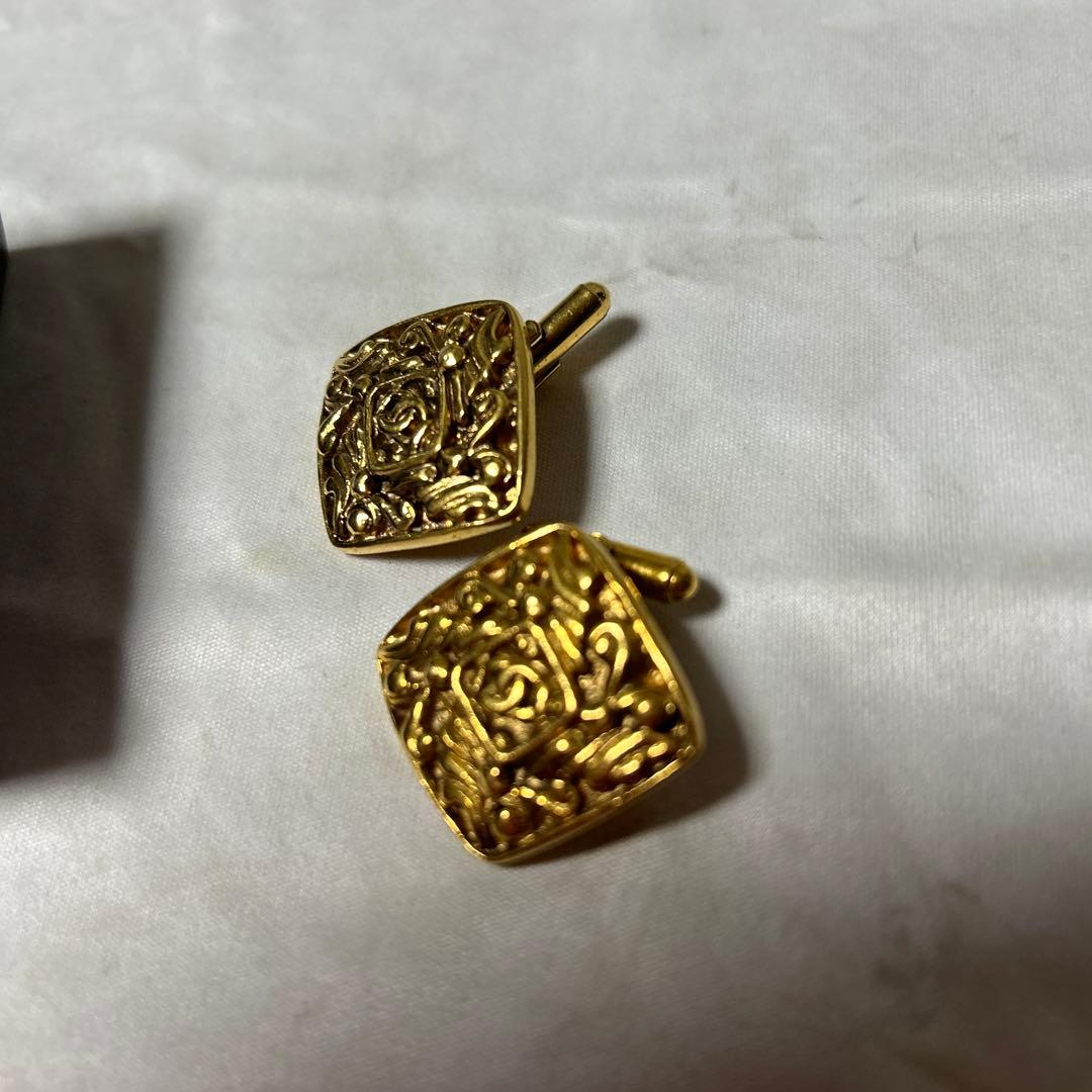 CHANEL シャネルカフス