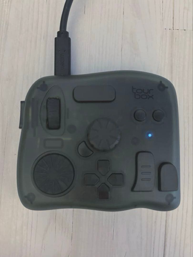 【1度使用のみ美品】TourBox Elite 左手デバイス　トランスルーセント