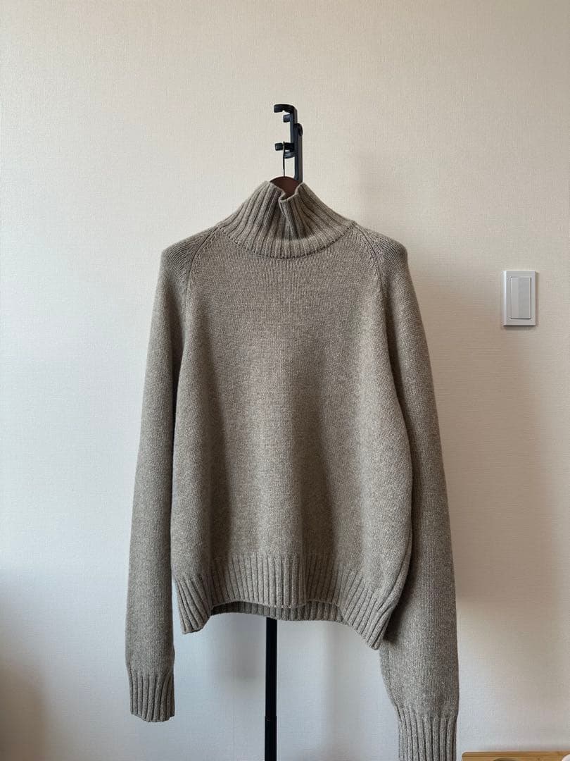 【stein】タートルネックセーター オフホワイト