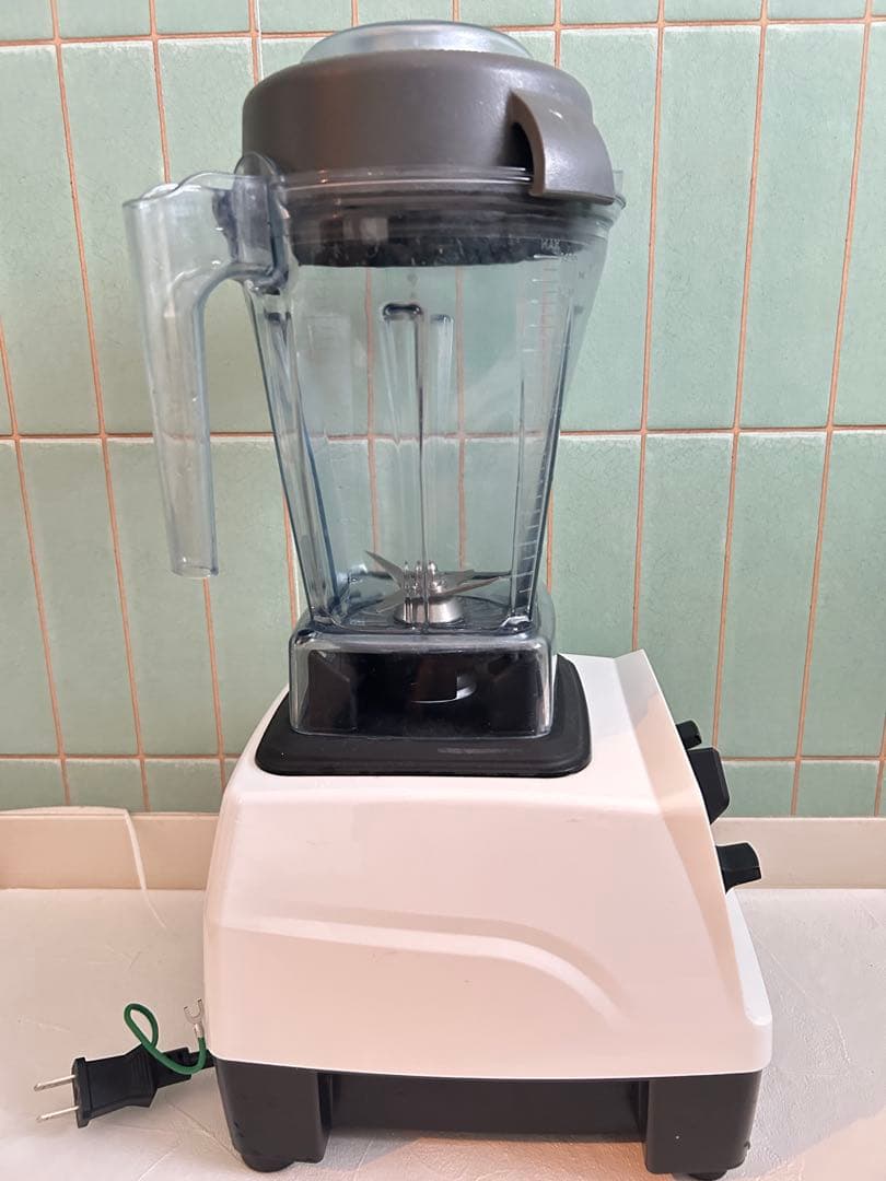 Attu36様 バイタミックス E310 ホワイト VM0202 Vitamix