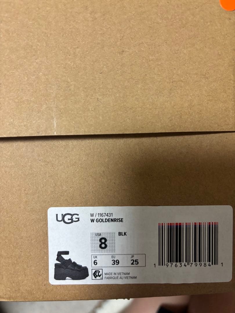UGG W GOLDENRISE ブラック サンダル