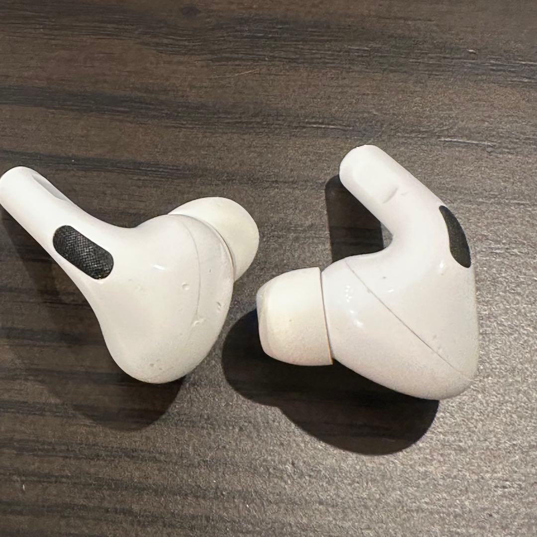 airpods pro 第2世代　Apple純正　Lightningケーブル付き