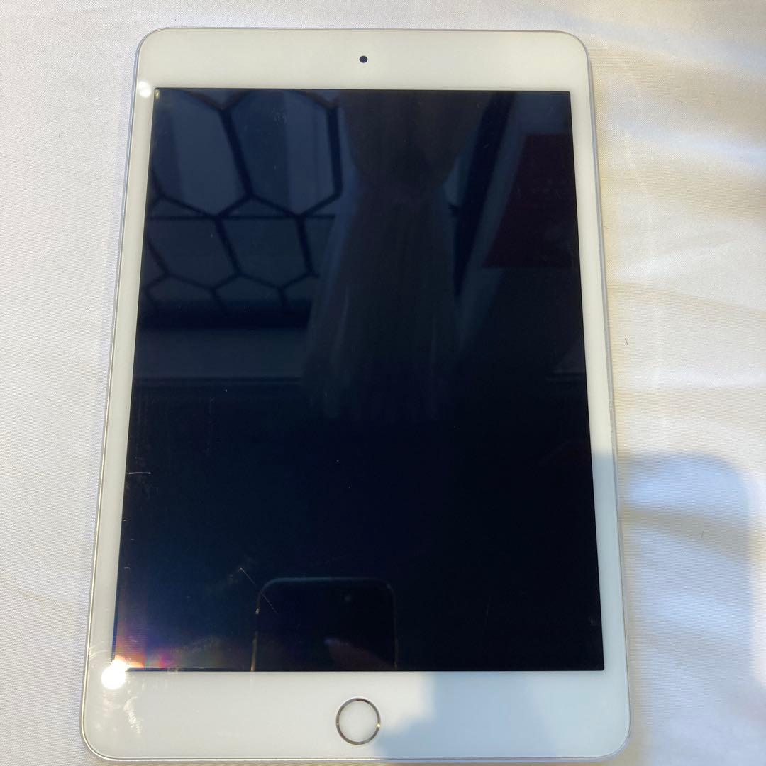Apple iPad mini 第四世代 (モデル A1538) シルバー　②