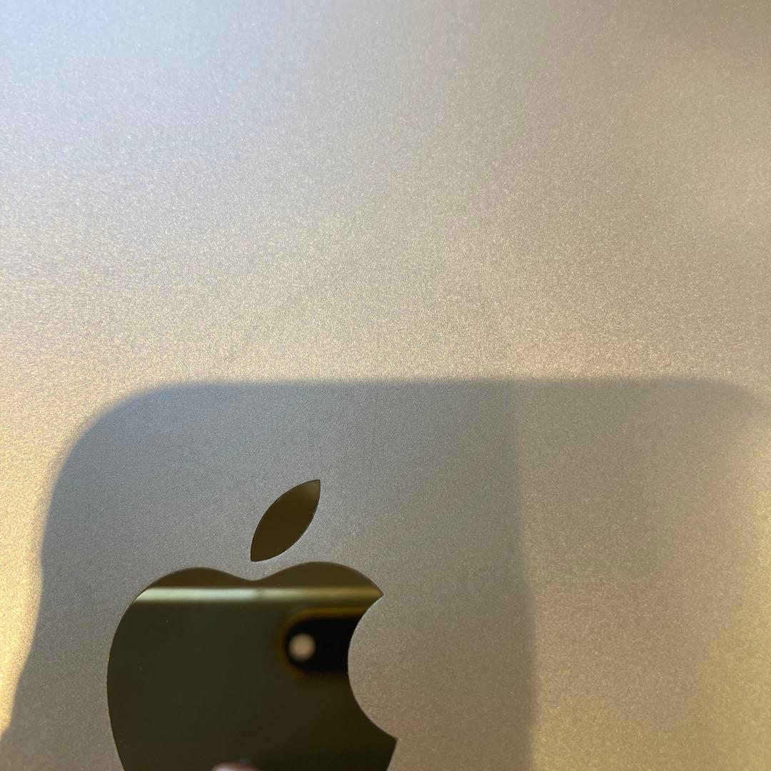 Apple iPad mini 第四世代 (モデル A1538) シルバー　②