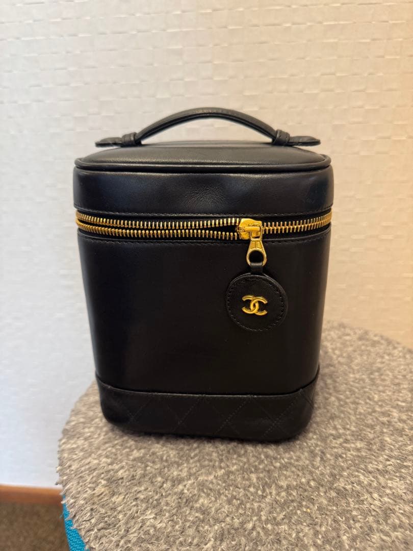 CHANEL バニティバッグ 化粧ポーチ ブラック ラムスキン 縦型