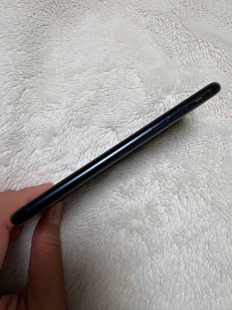 Apple iPhone SE3 ブラック 本体