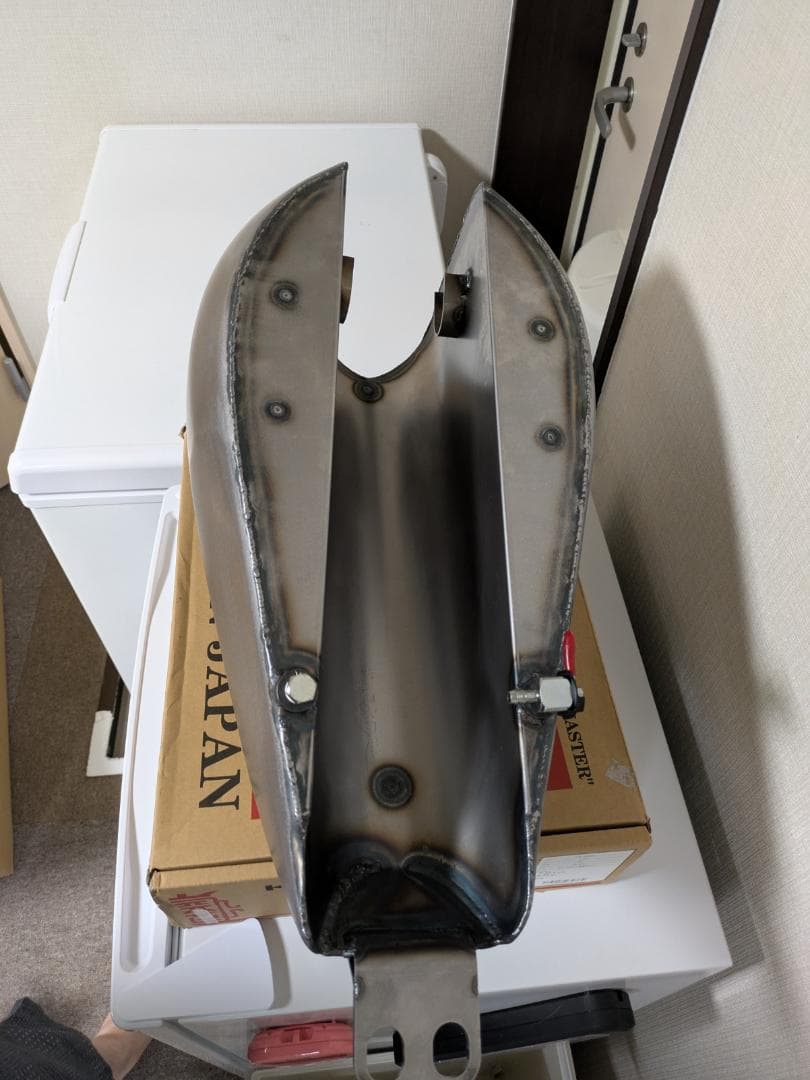 【新品】W650/400用 ボンネビルタンクキット