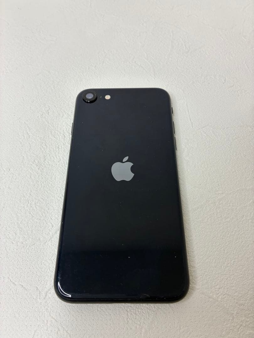 iPhone se3 64GB オマケケース付き