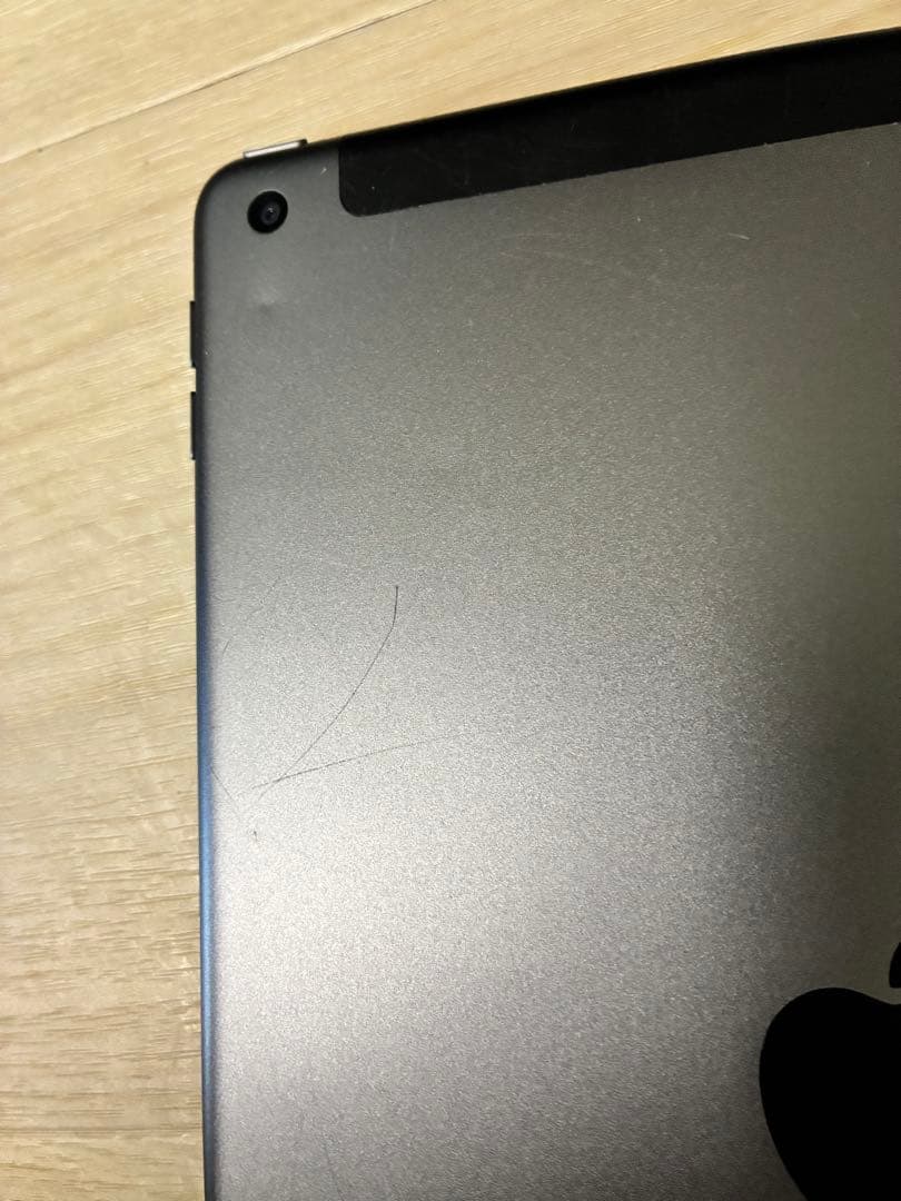 Apple iPad 第８世代 スペースグレー 本体