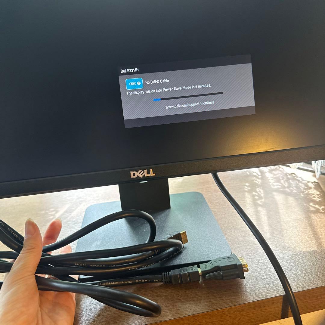 DELL モニターとケーブル(HDMI)