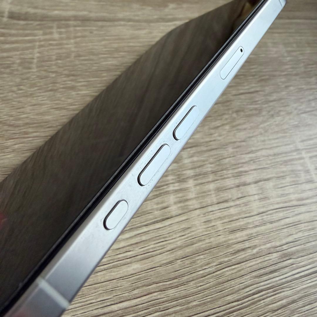 【美品】Apple iPhone 15Pro シルバー