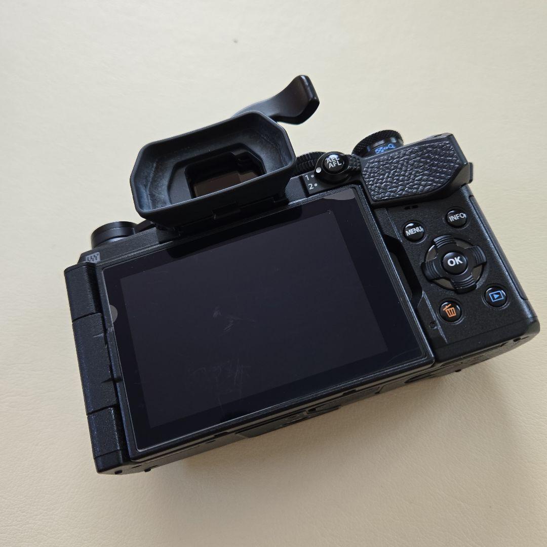 【美品】第3世代E-M5 Mark III ボディー※バッテリー３個他おまけ付