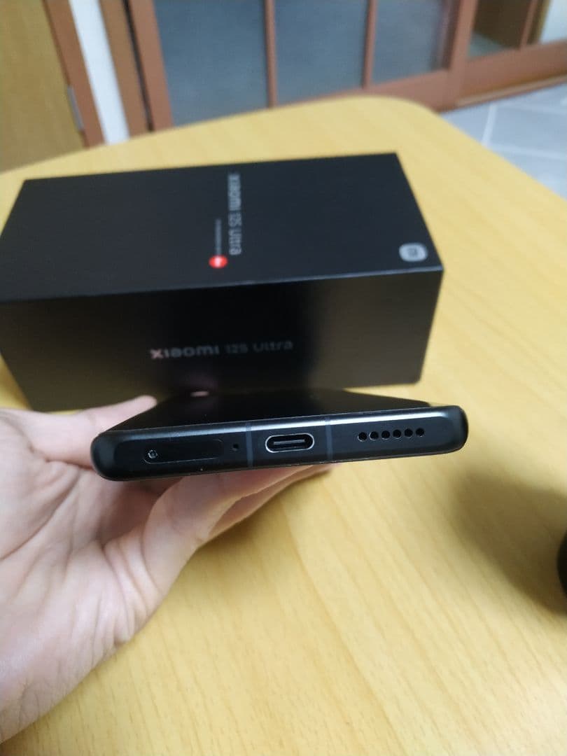 Xiaomi 12S Ultra ブラック