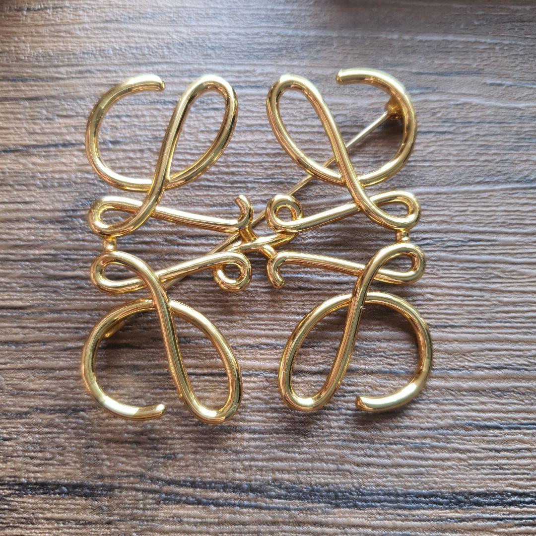 LOEWE ロエベ　ブローチ