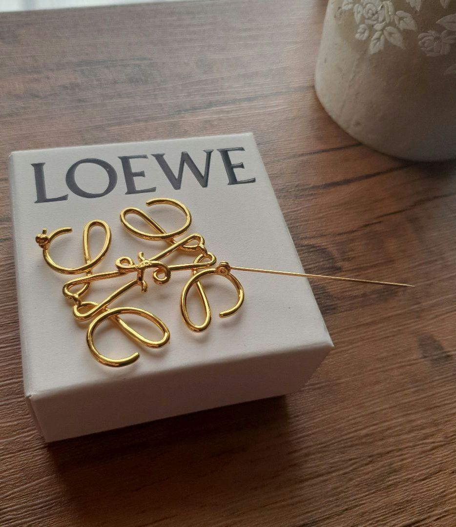 LOEWE ロエベ　ブローチ