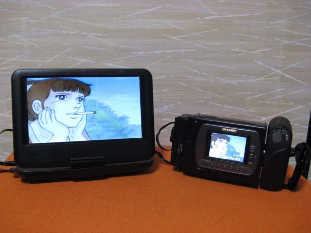 動作OK❗️☆シャープの液晶8ミリビデオカメラ・VL-EL310