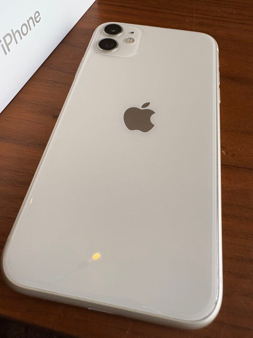 Apple iPhone 11 ホワイト本体128GB SIMフリー