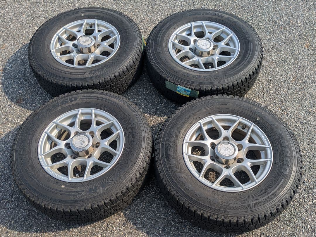 にょろろん②195/80R15インチ　スタッドレスタイヤ:４本分おまとめ